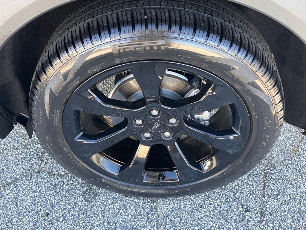 2024 Ford Explorer ST-Line