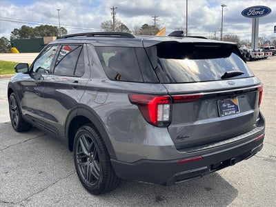 2025 Ford Explorer ST-Line