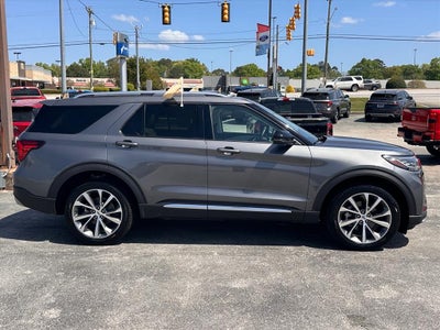 2025 Ford Explorer Platinum