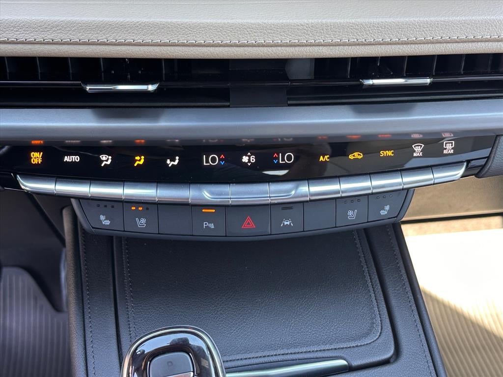 2024 Cadillac XT4 Premium Luxury