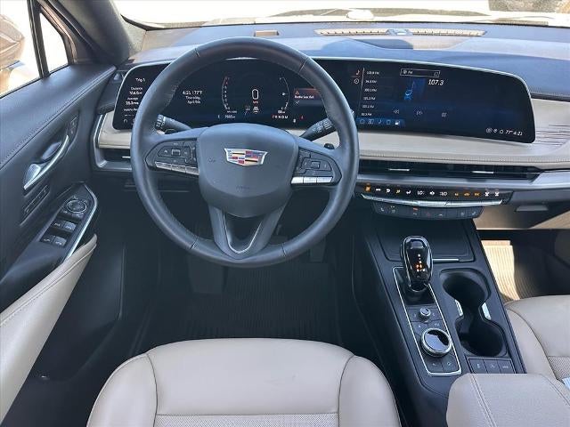 2024 Cadillac XT4 Premium Luxury