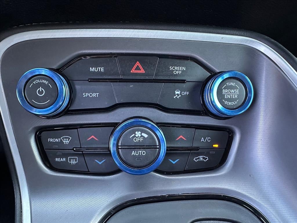 2022 Dodge Challenger SXT