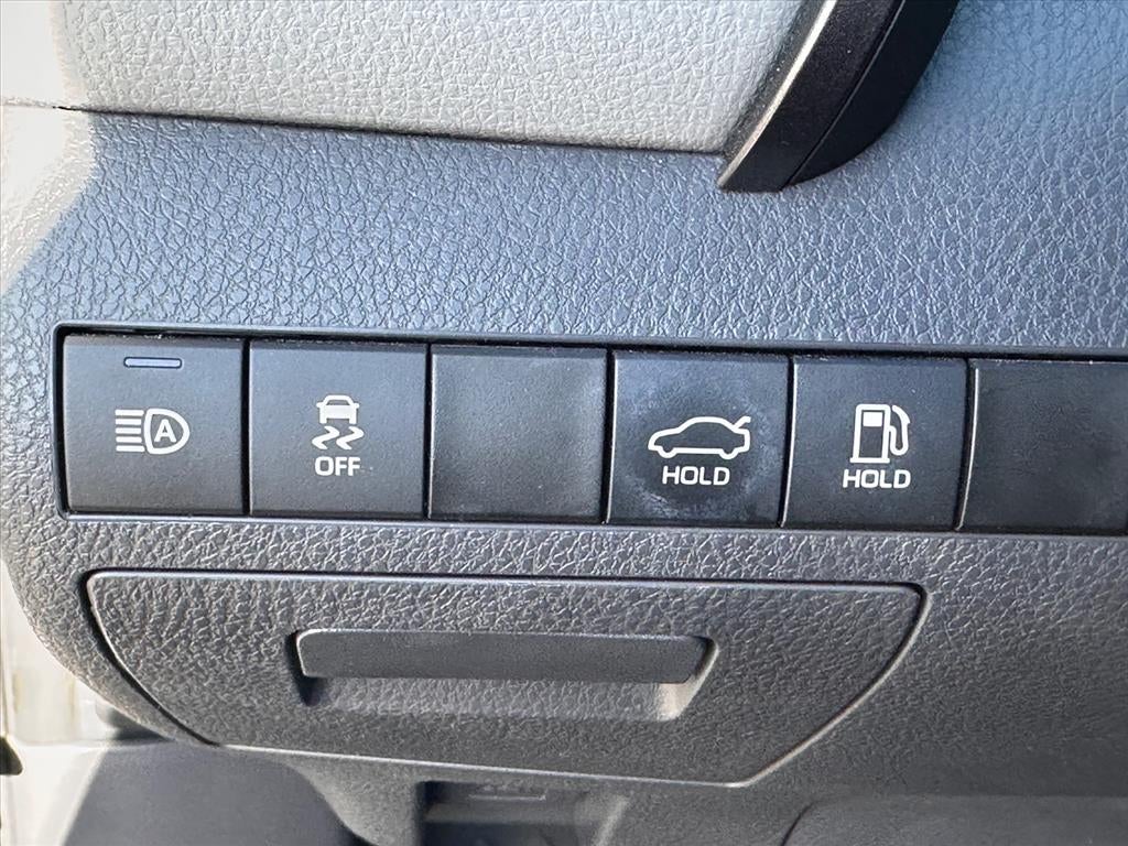 2023 Toyota Camry Hybrid LE