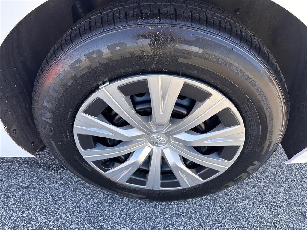 2023 Toyota Camry Hybrid LE