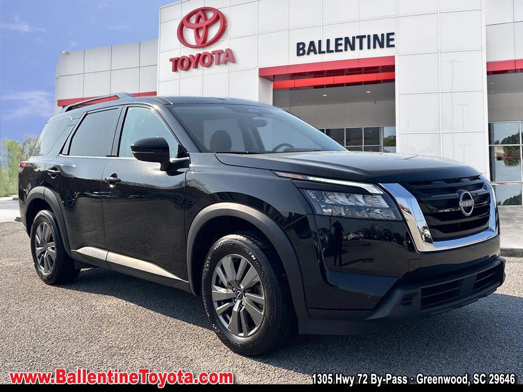 2025 Nissan Pathfinder SV