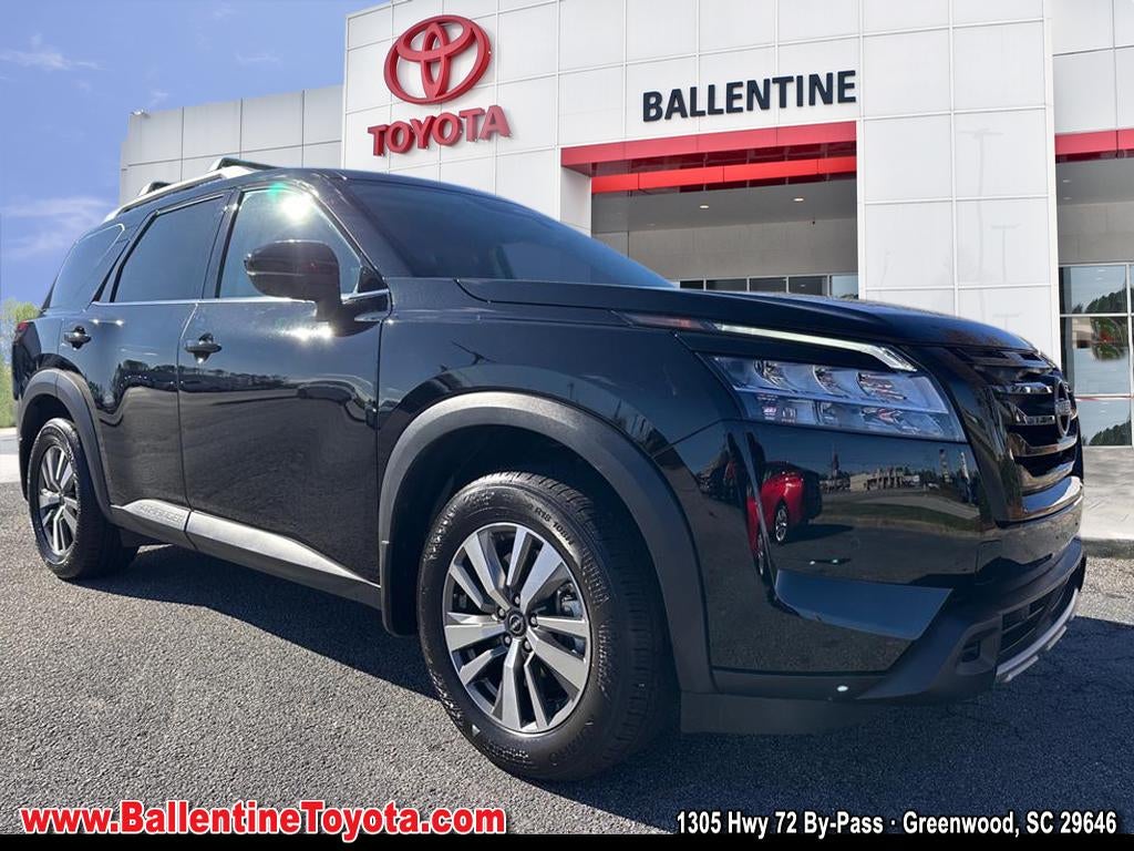 2023 Nissan Pathfinder SL