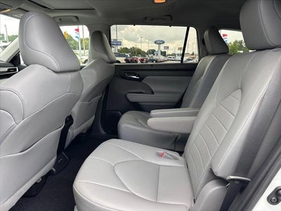 2020 Toyota Highlander Hybrid XLE