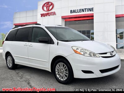 2010 Toyota Sienna LE 8-Passenger