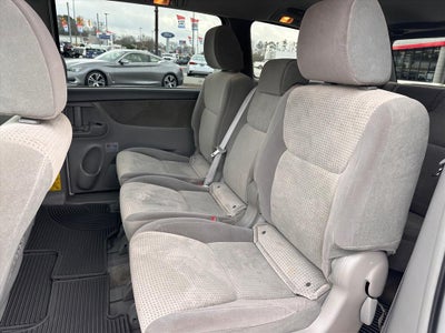 2010 Toyota Sienna LE 8-Passenger