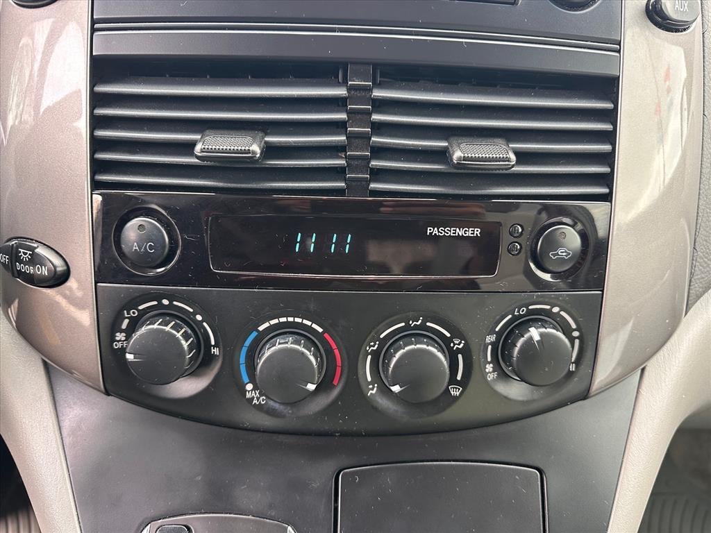 2010 Toyota Sienna LE 8-Passenger