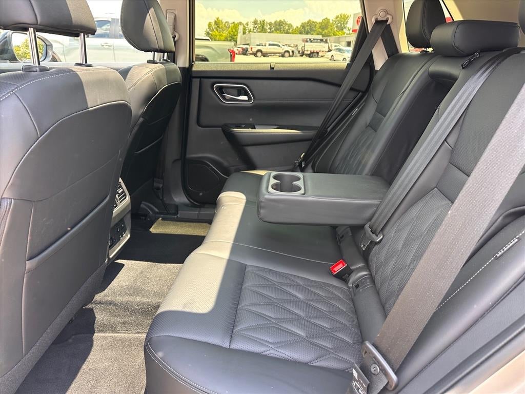 2025 Nissan Rogue Platinum