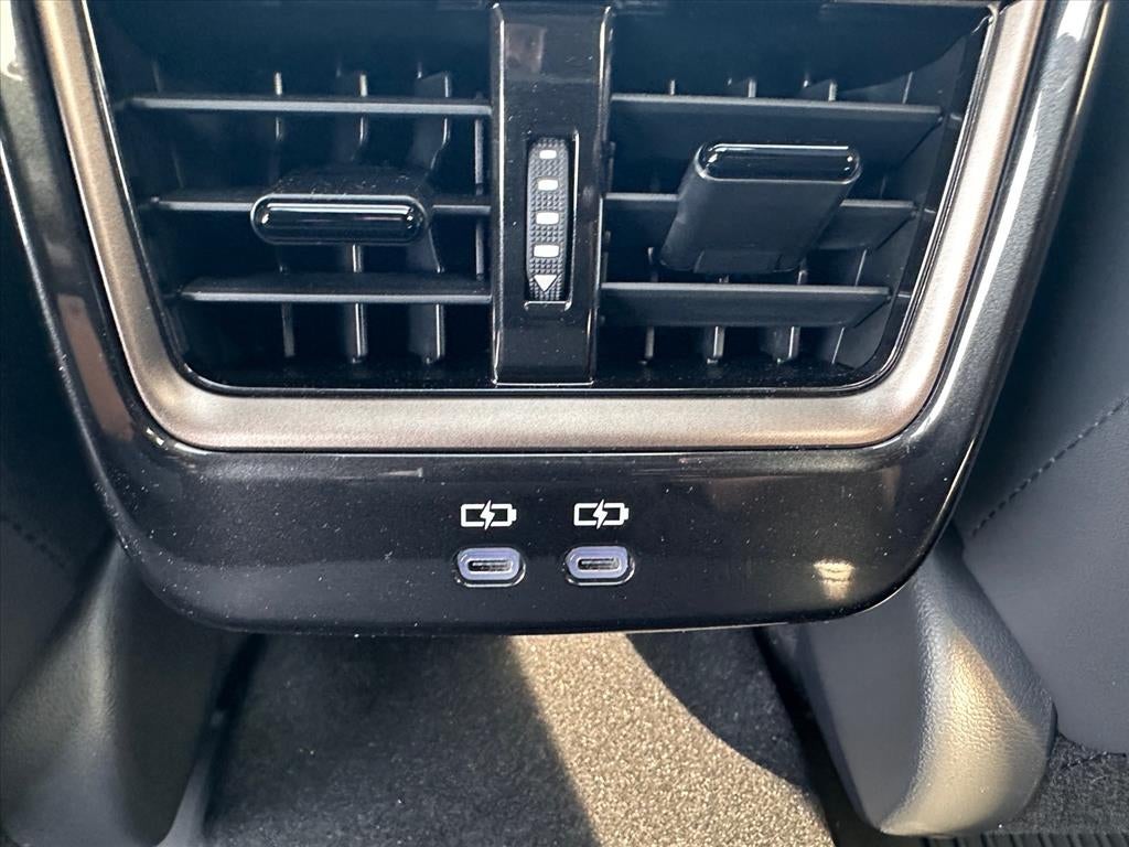 2025 Toyota Crown Signia Limited