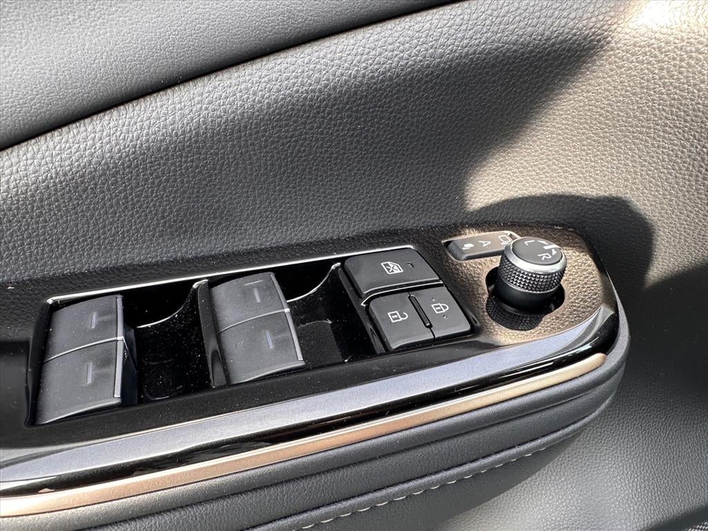 2025 Toyota Crown Signia Limited