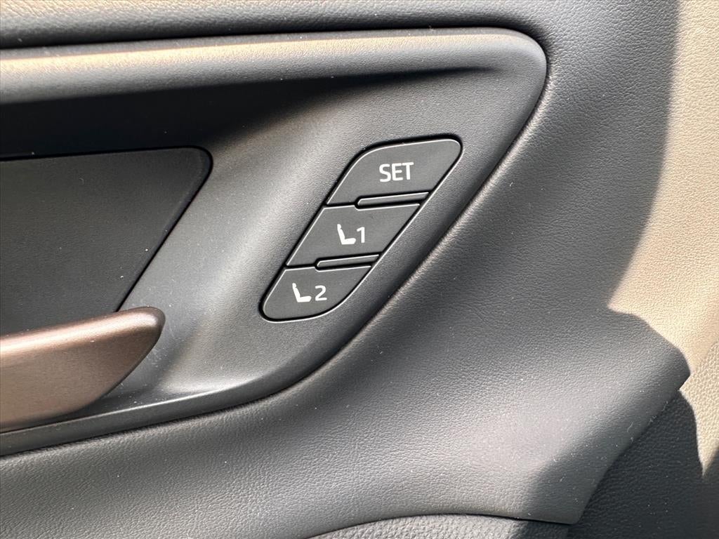 2025 Toyota Crown Signia Limited