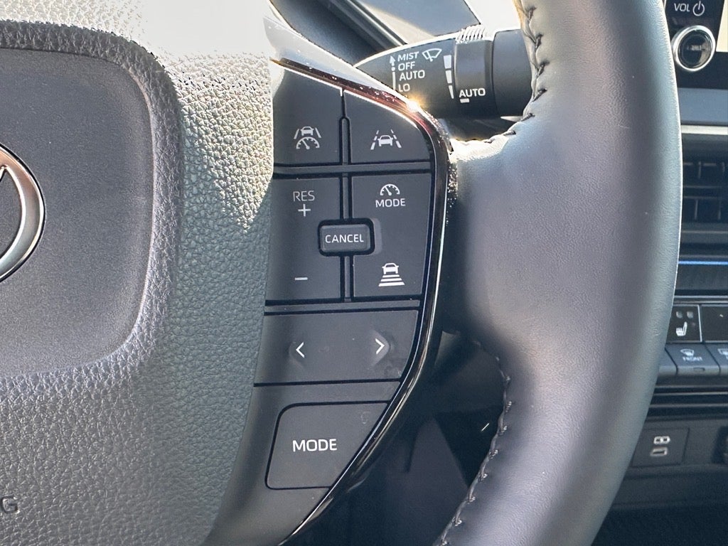 2025 Toyota Prius XLE