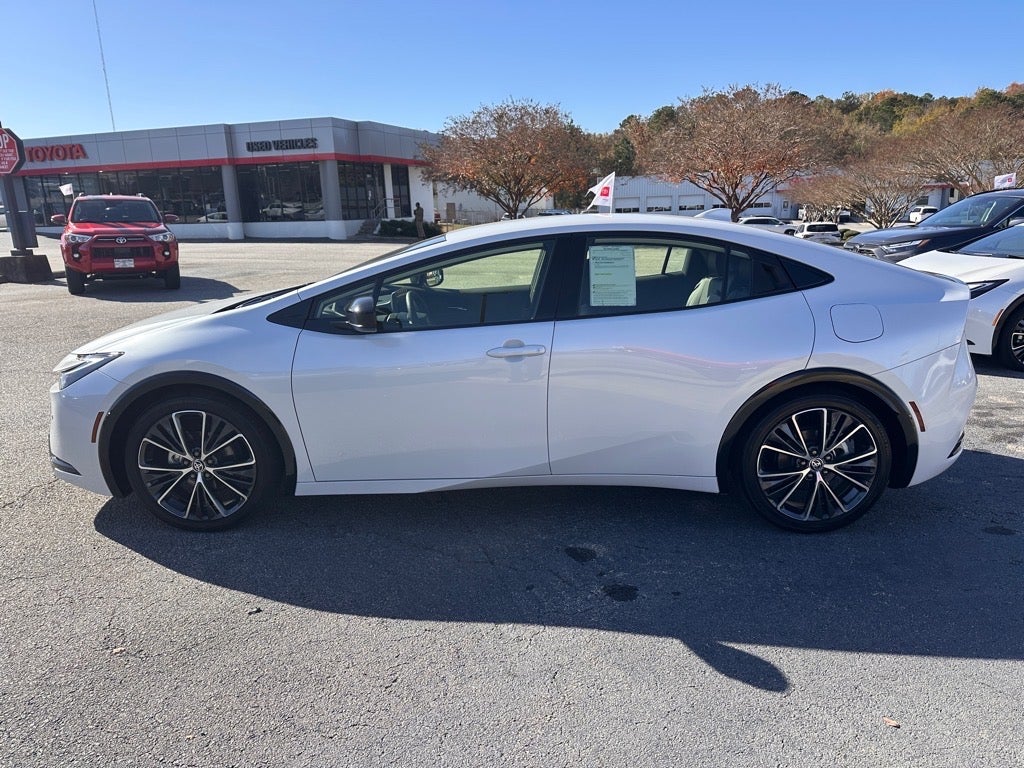 2025 Toyota Prius XLE
