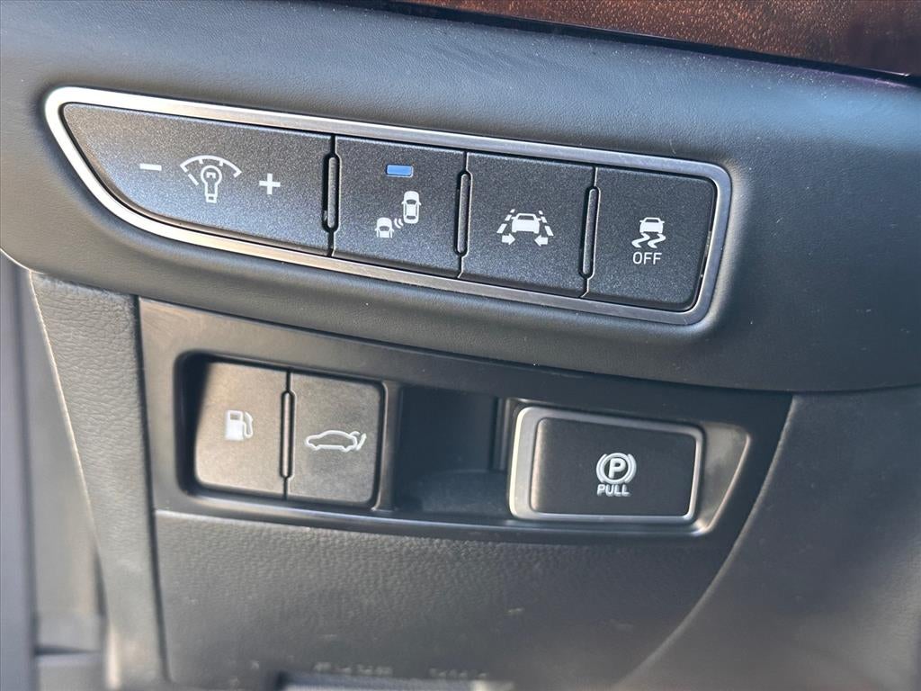 2017 Genesis G90 3.3T Premium