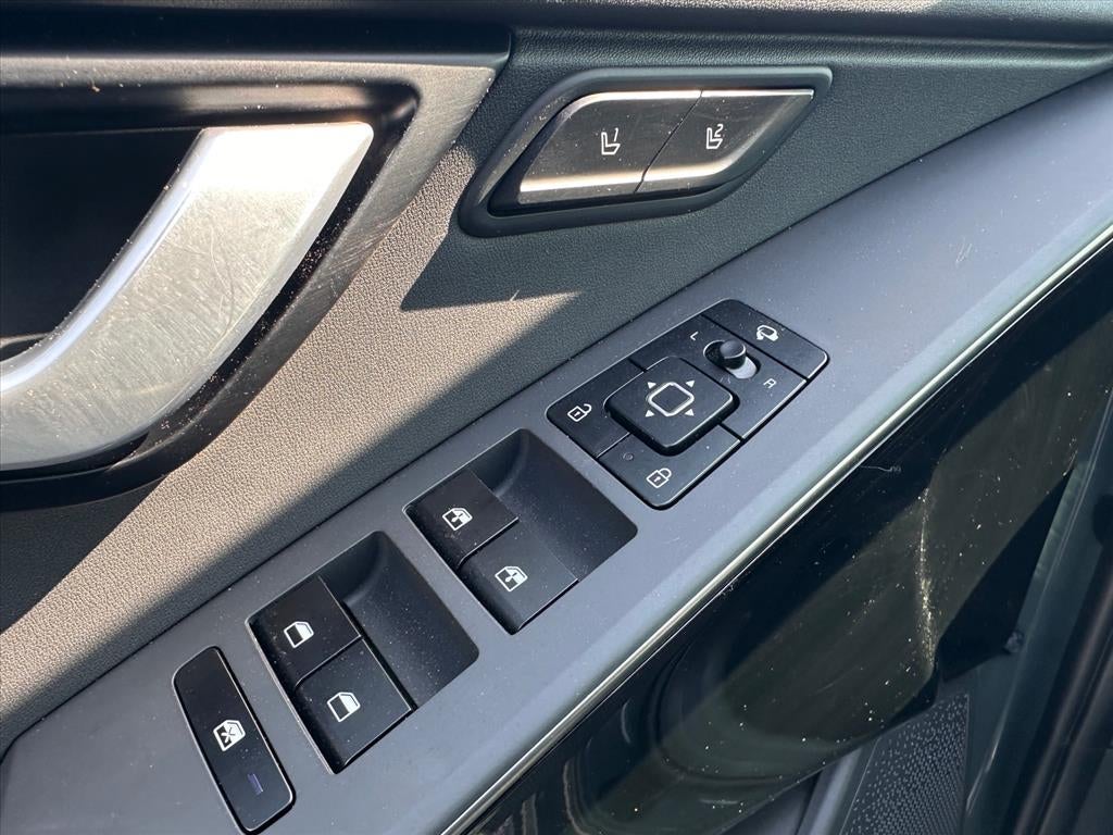2023 Kia Niro SX