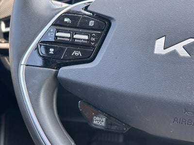 2023 Kia Niro SX