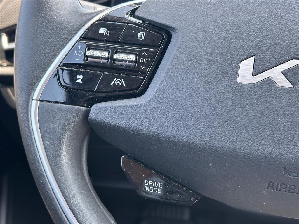 2023 Kia Niro SX