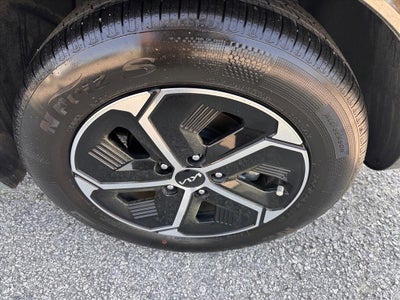2023 Kia Niro SX