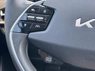 2023 Kia Niro SX