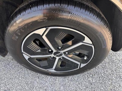 2023 Kia Niro SX