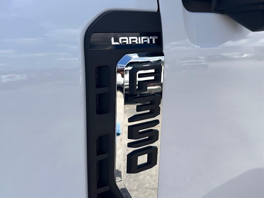 2027 Ford F-350 Super Duty Lariat