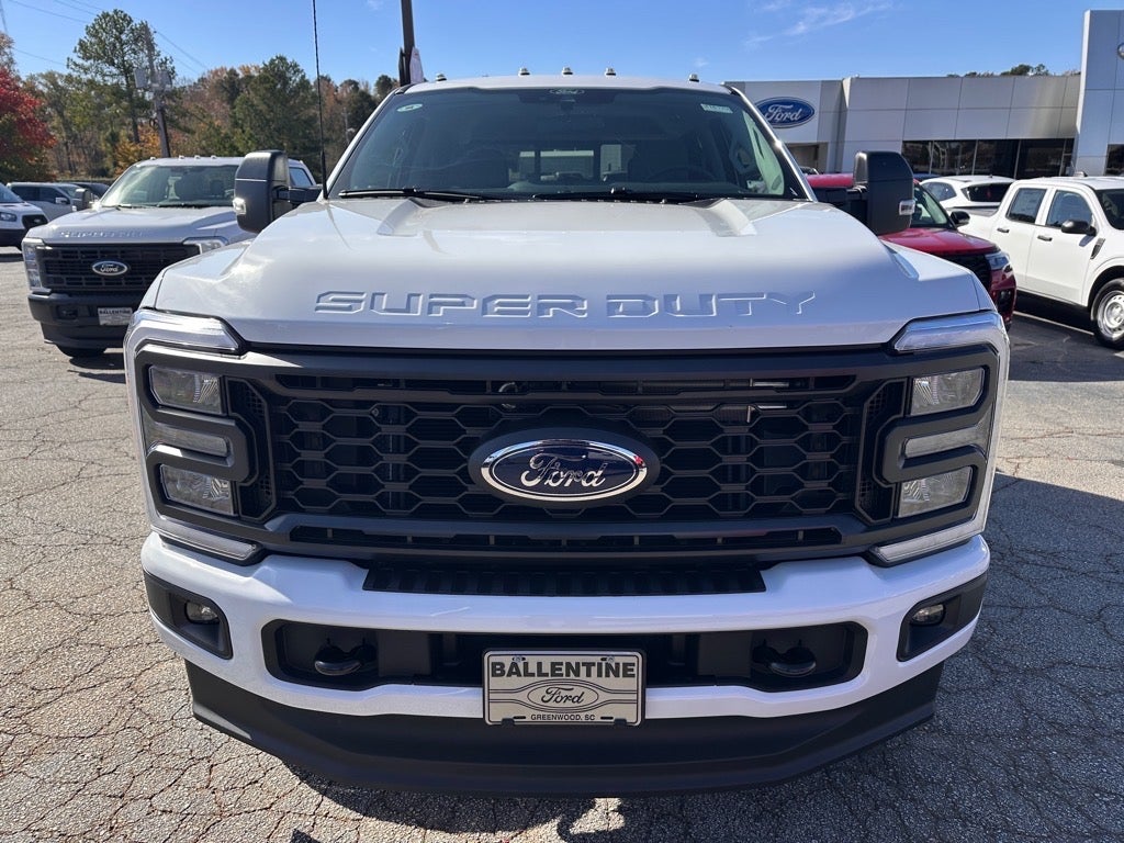 2026 Ford F-350 Super Duty XLT